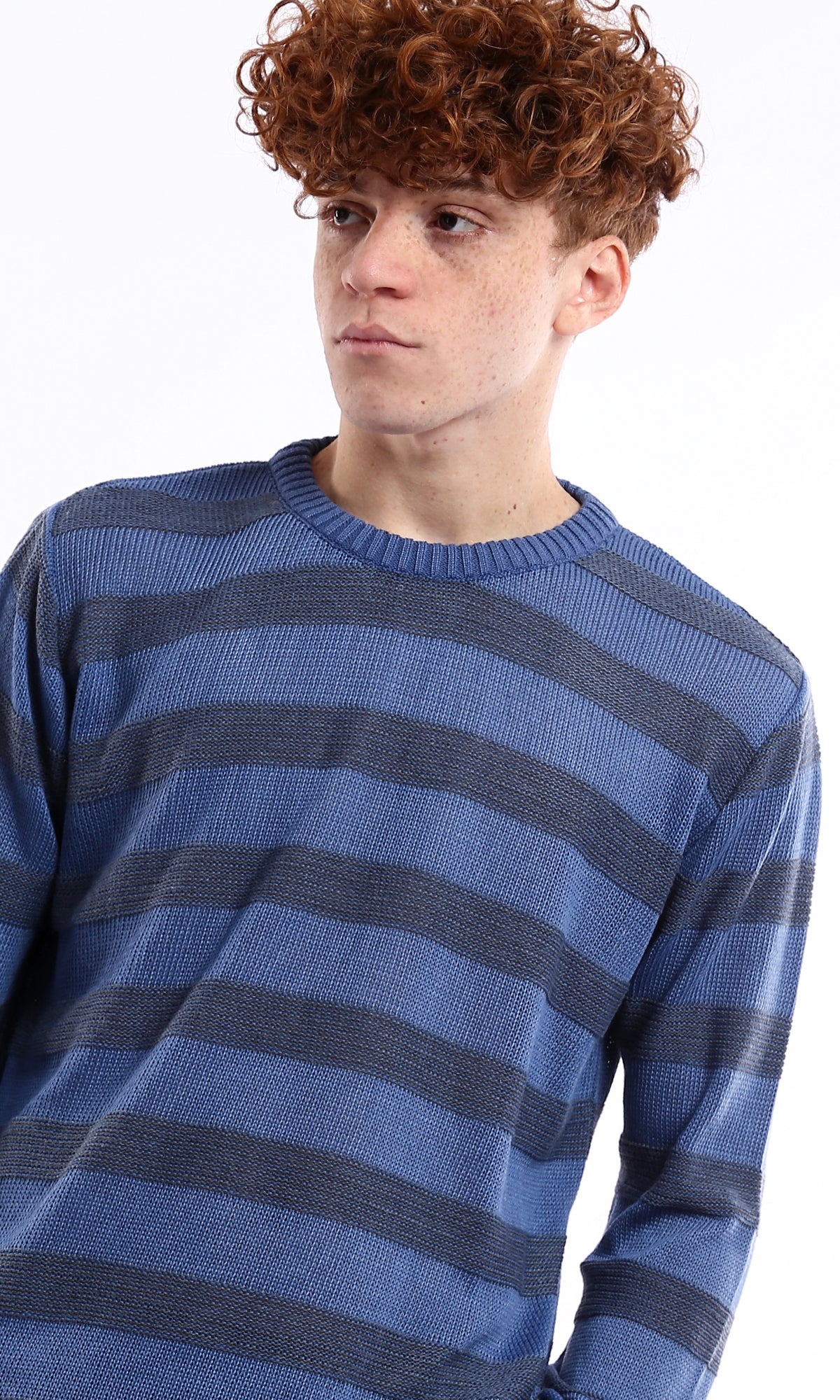 O173594 Men Pullover - Image 4