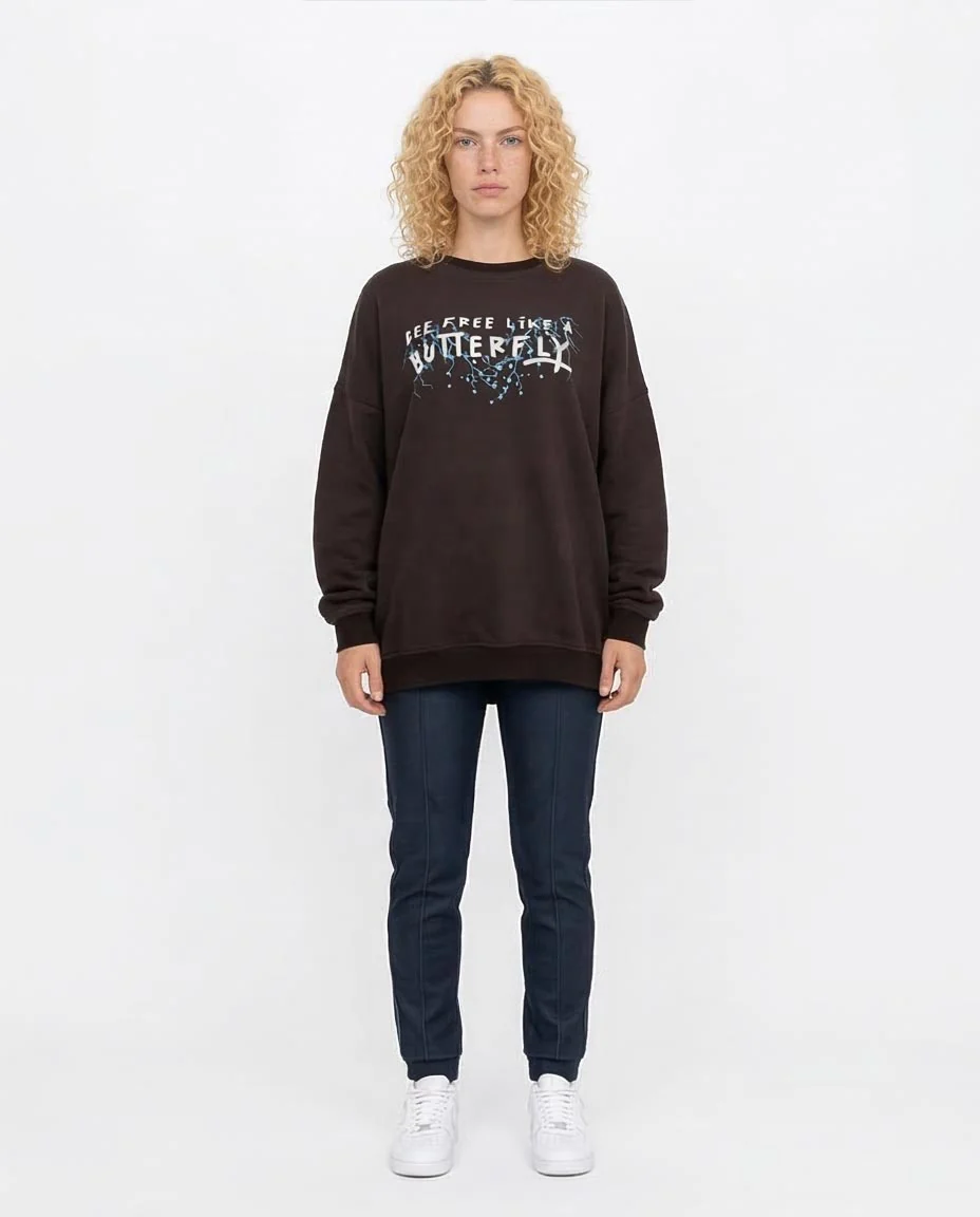 RAVIN Women’s Oversized Graphic Sweatshirt – "Butterfly" Edition - O179911 - Image 3