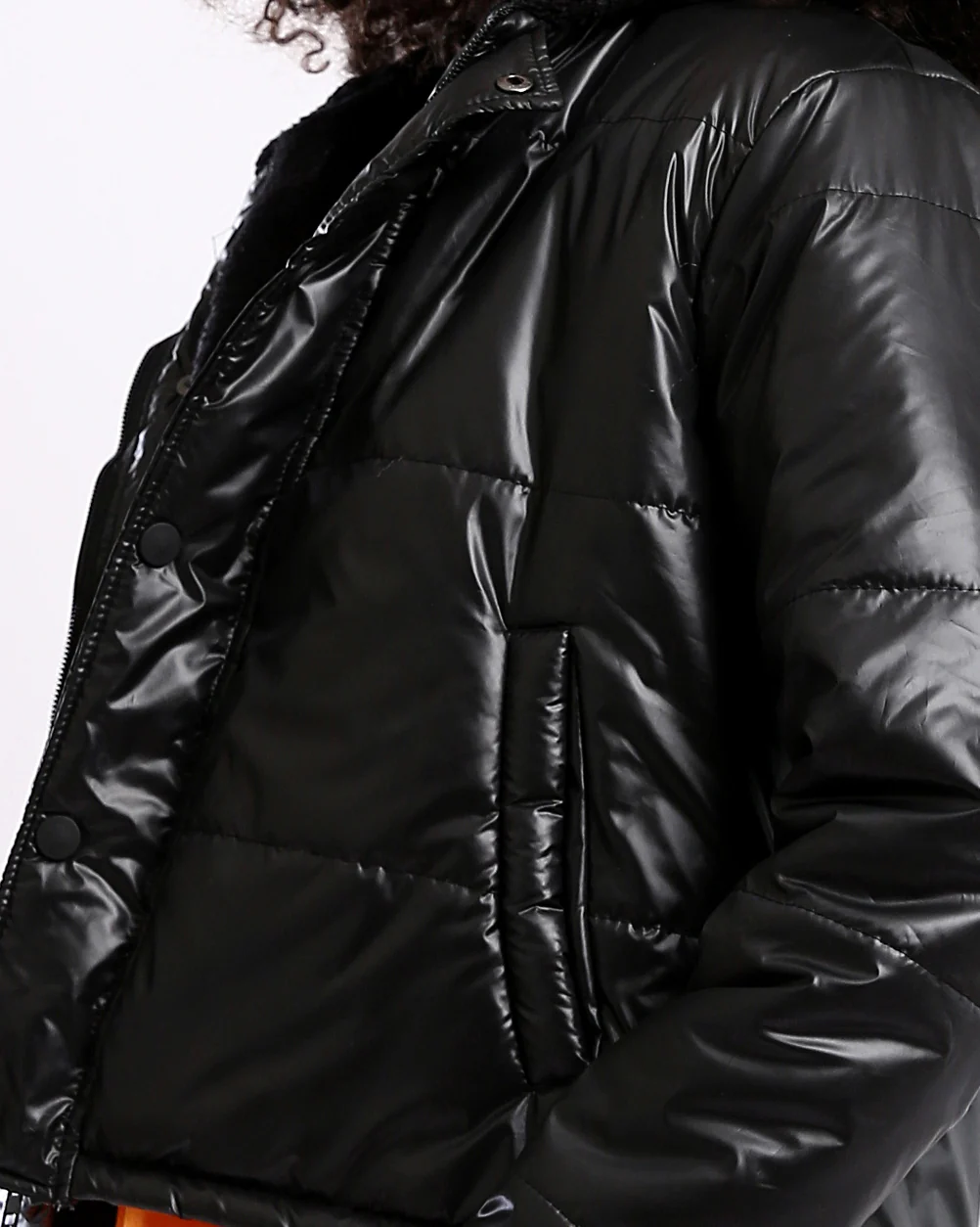 Ravin Women's High-Shine Cropped Puffer Jacket with Shearling-Lined Hood - Black - O180574 - Image 3