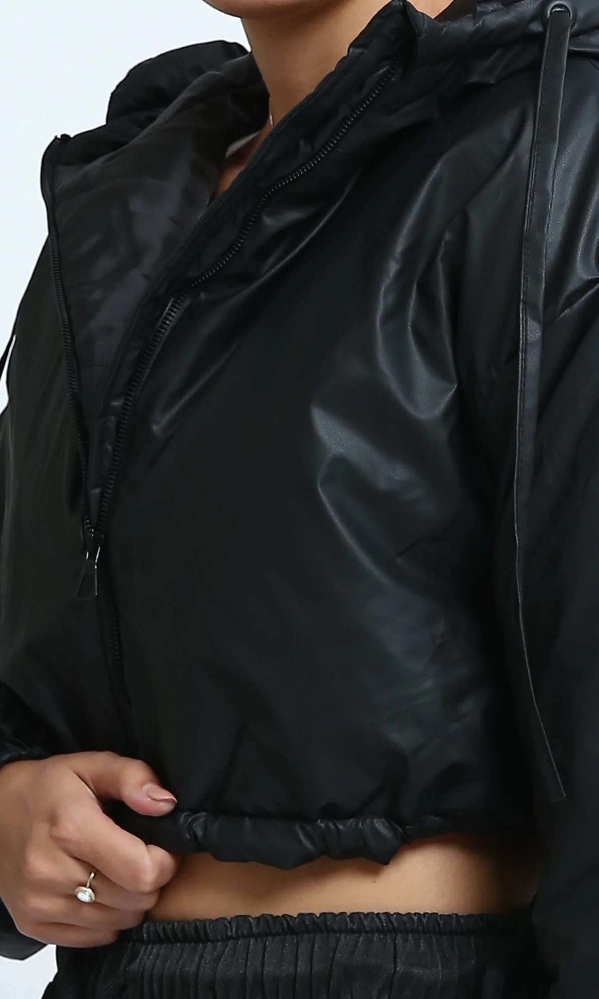RAVIN | Women’s Hooded Cropped Puffer Jacket - Black - O194935 - Image 3