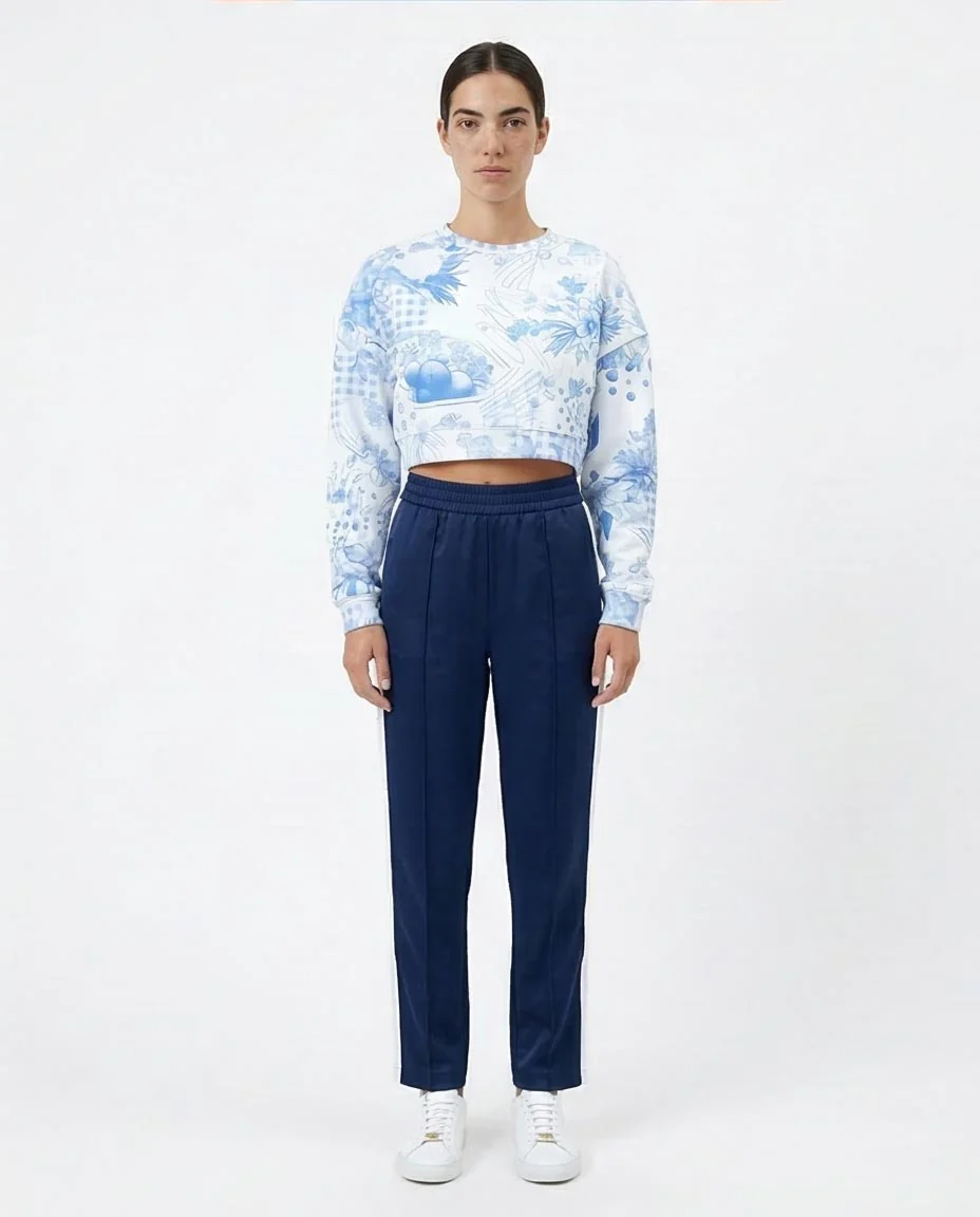 RAVIN Women’s Toile-Print Cropped Sweatshirt – Blue & White Botanical Collage - O199396 - Image 3