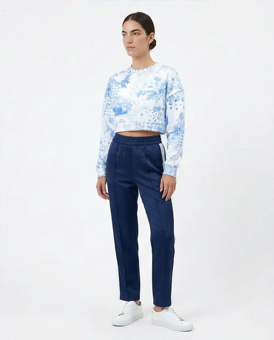 RAVIN Women’s Toile-Print Cropped Sweatshirt – Blue & White Botanical Collage - O199396 - Image 5