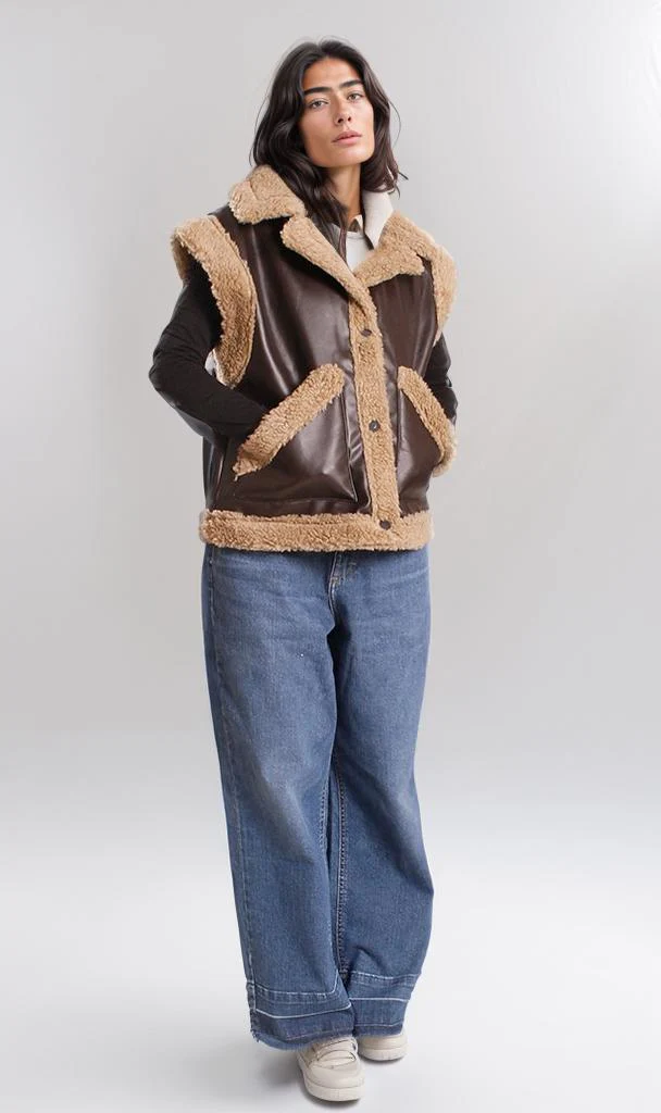 o202291-SHEARLING VEST WITH FAUX LEATHER DETAIL - BROWN - Image 3