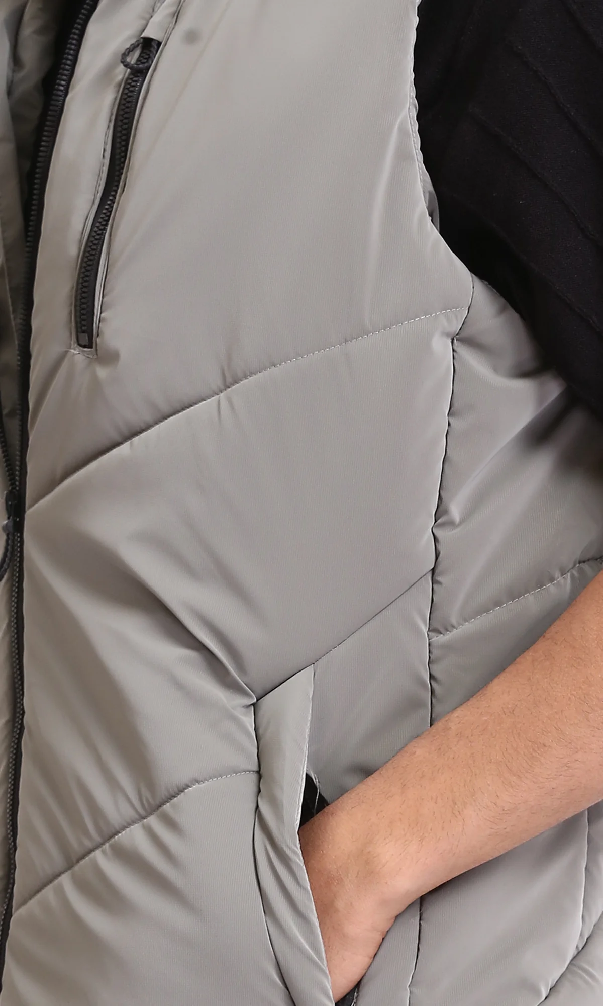 Ravin Men’s Hooded Puffer Vest – Chevron Quilted Technical Gilet with Zip Pocket - O202805 - Image 4