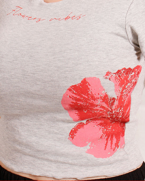 Ravin "Flower Vibes" Hibiscus Crop Tee in Heather Grey - R205513 - Image 4
