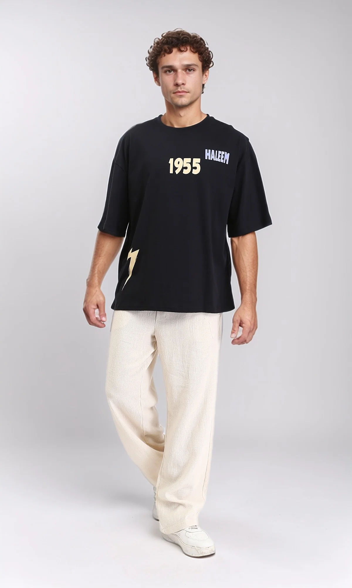R207686 - Printed Elbow Sleeves Relaxed Tee - Black - Image 4