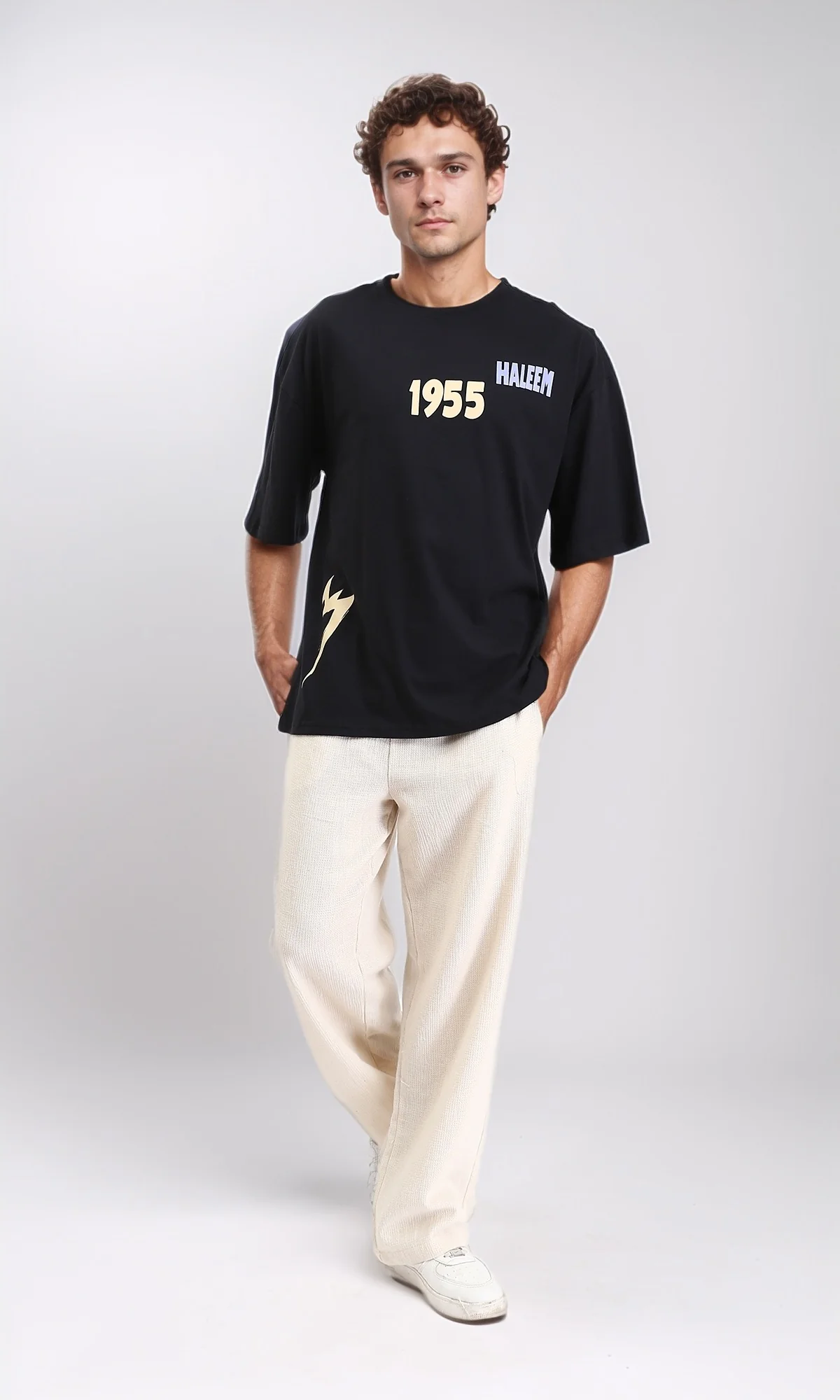 R207686 - Printed Elbow Sleeves Relaxed Tee - Black - Image 5