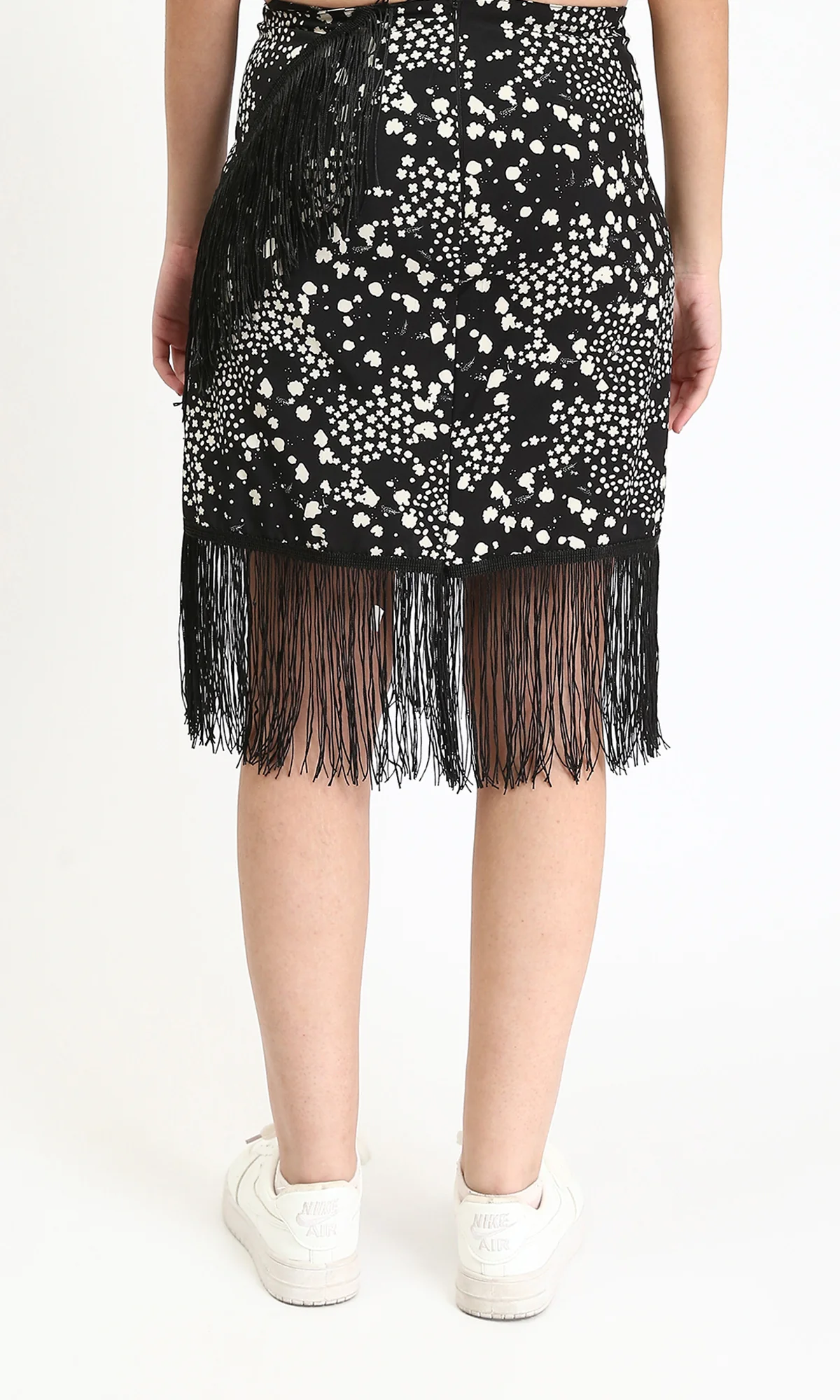 R208781 - Patterned Zipped Short Skirt with Fringes - Black & White - Image 2