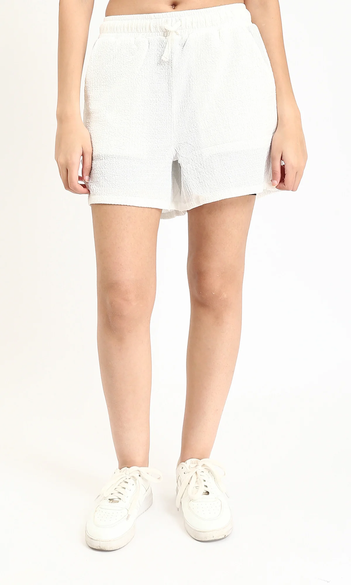 R210506 - Textured Feminine Short with Side Pockets - White