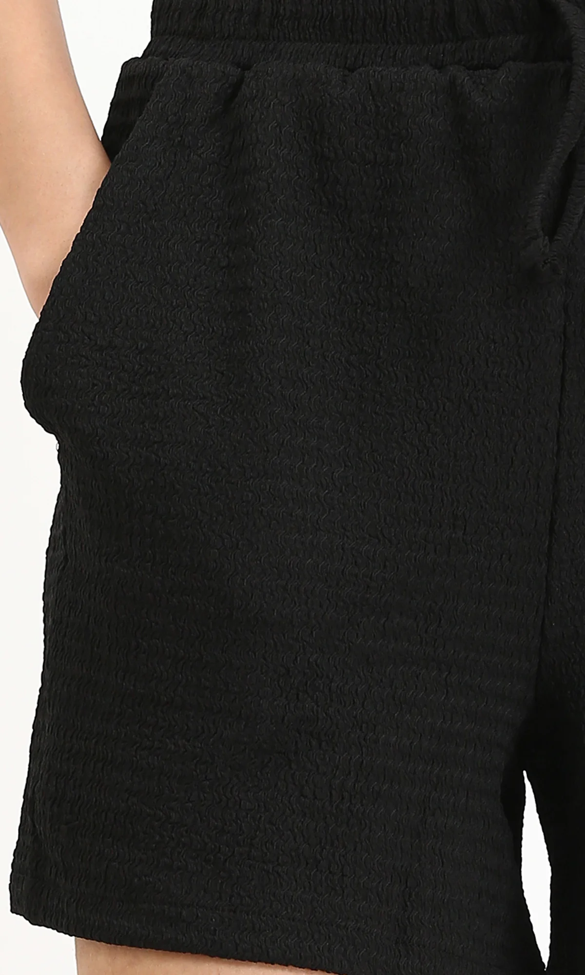 R210507 - Textured Feminine Short with Side Pockets - Black - Image 3