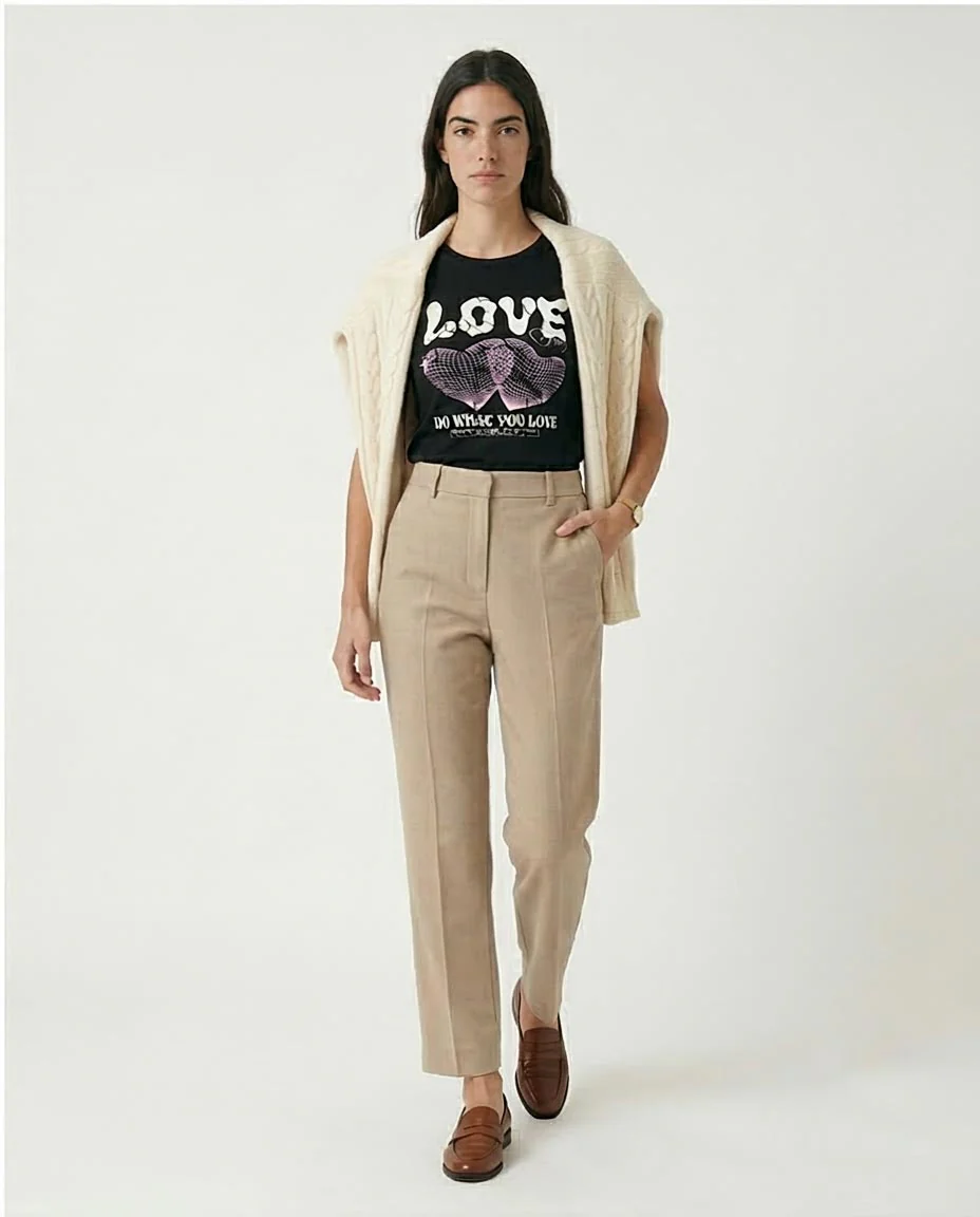 Ravin Women's "LOVE" Graphic Baby-Tee – Black Slim-Fit Cropped T-Shirt - R210554 - Image 5