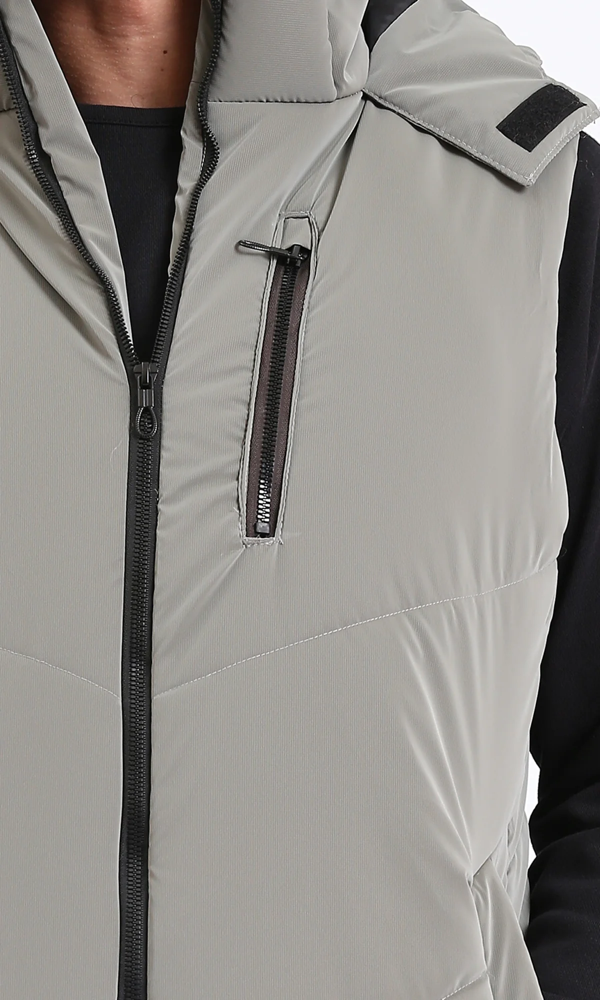 Ravin Men’s Chevron-Quilted Puffer Vest with Detachable Hood - Grey - R211598 - Image 4