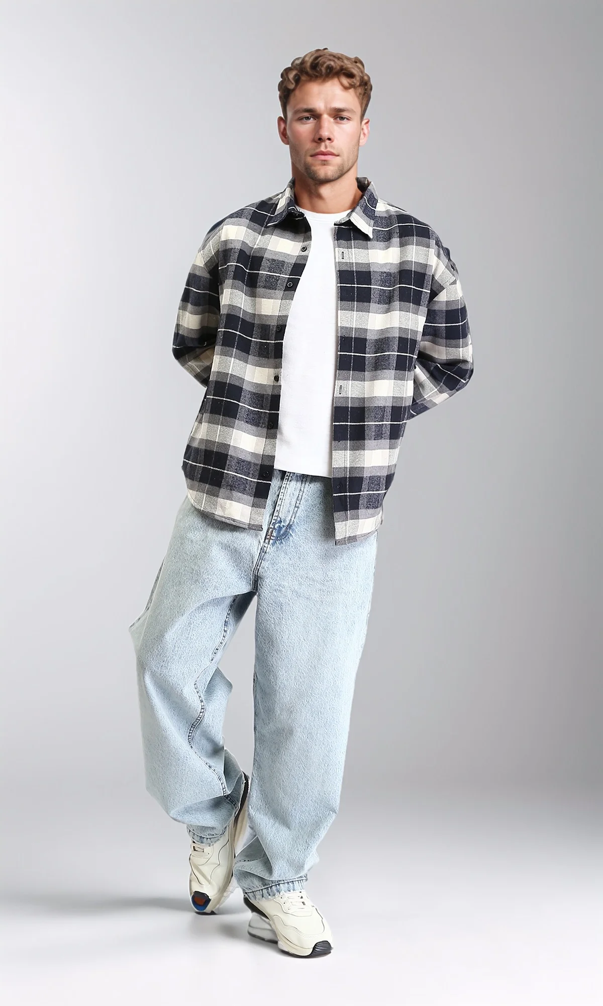 R212080 - Plaids Casual Regular Fit Shirt - Navy Blue & Off-White - Image 5