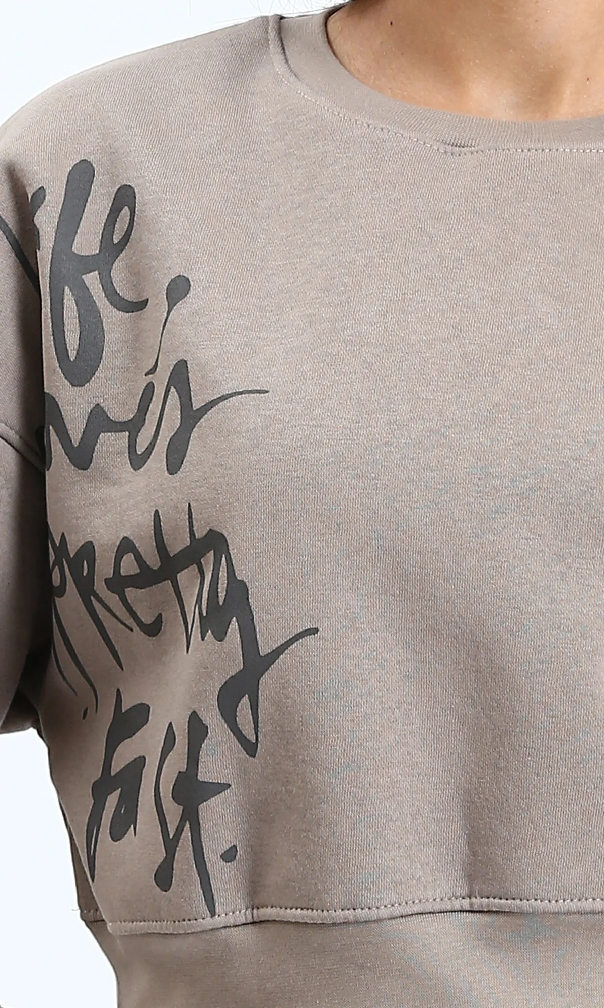 Ravin Women’s Graffiti Print Boxy Cropped Sweatshirt – Mushroom Grey - R214784 - Image 3
