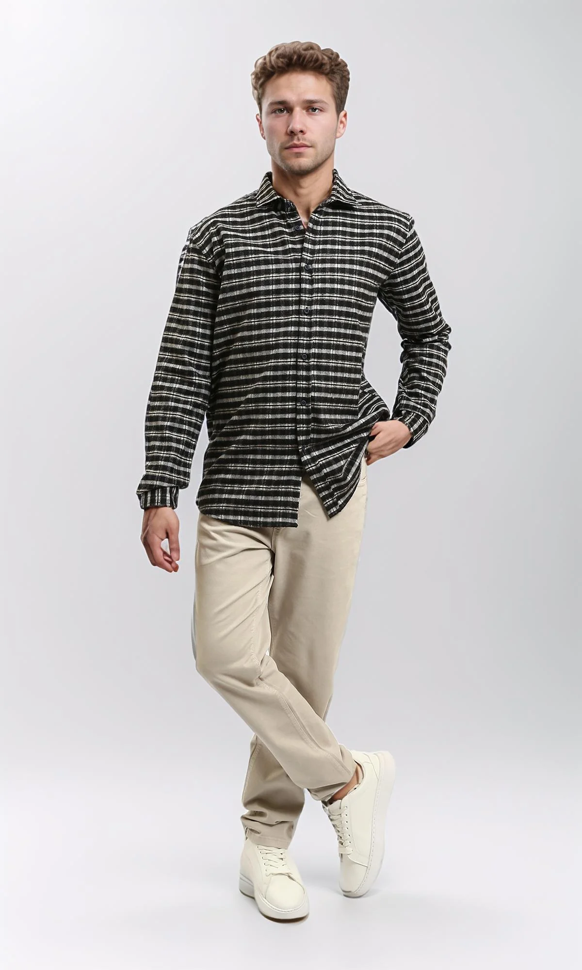 R215010 - Black & White Checkered Casual Shirt - Image 5