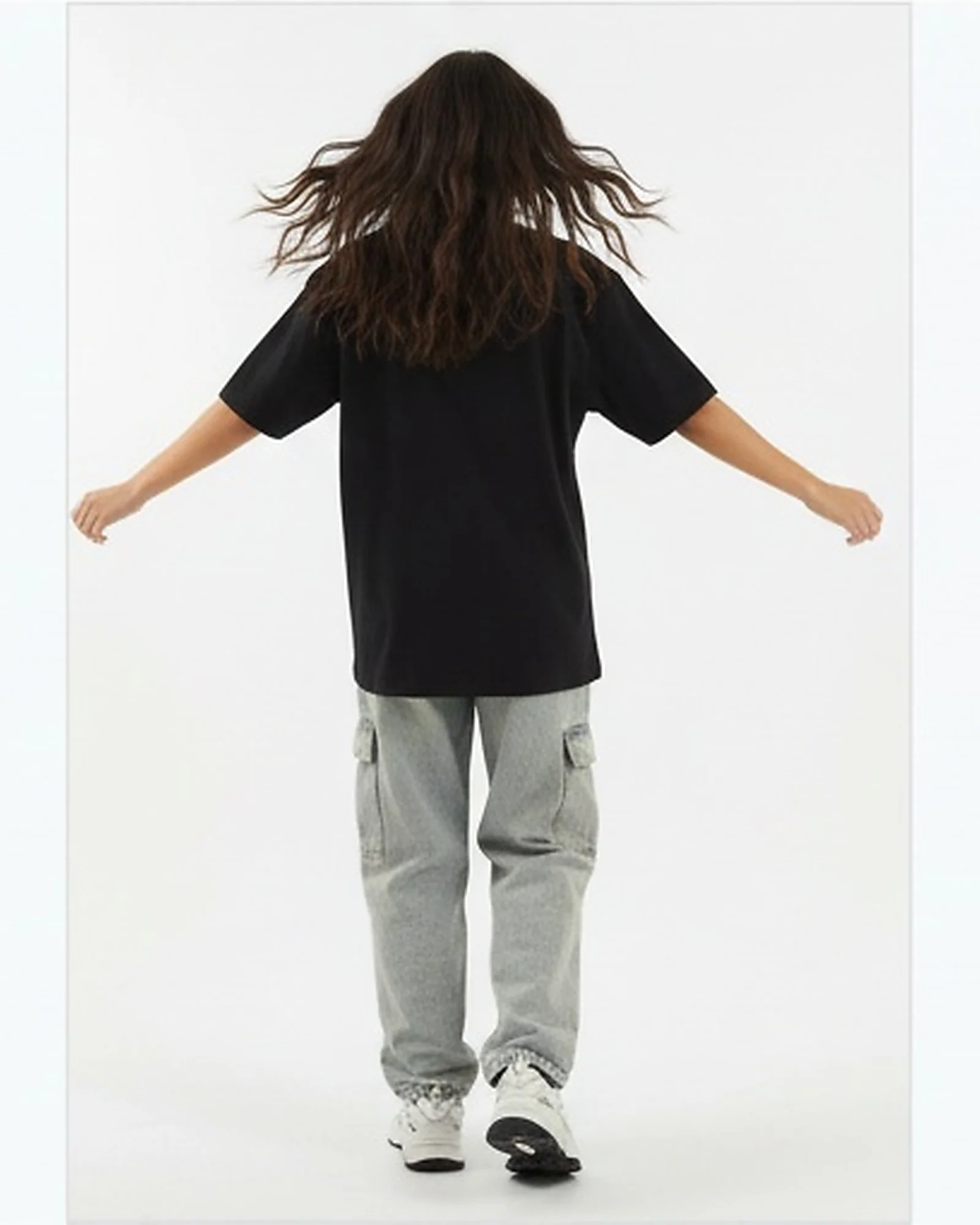 R215773-S21W454-BLACK (WST) - Image 4