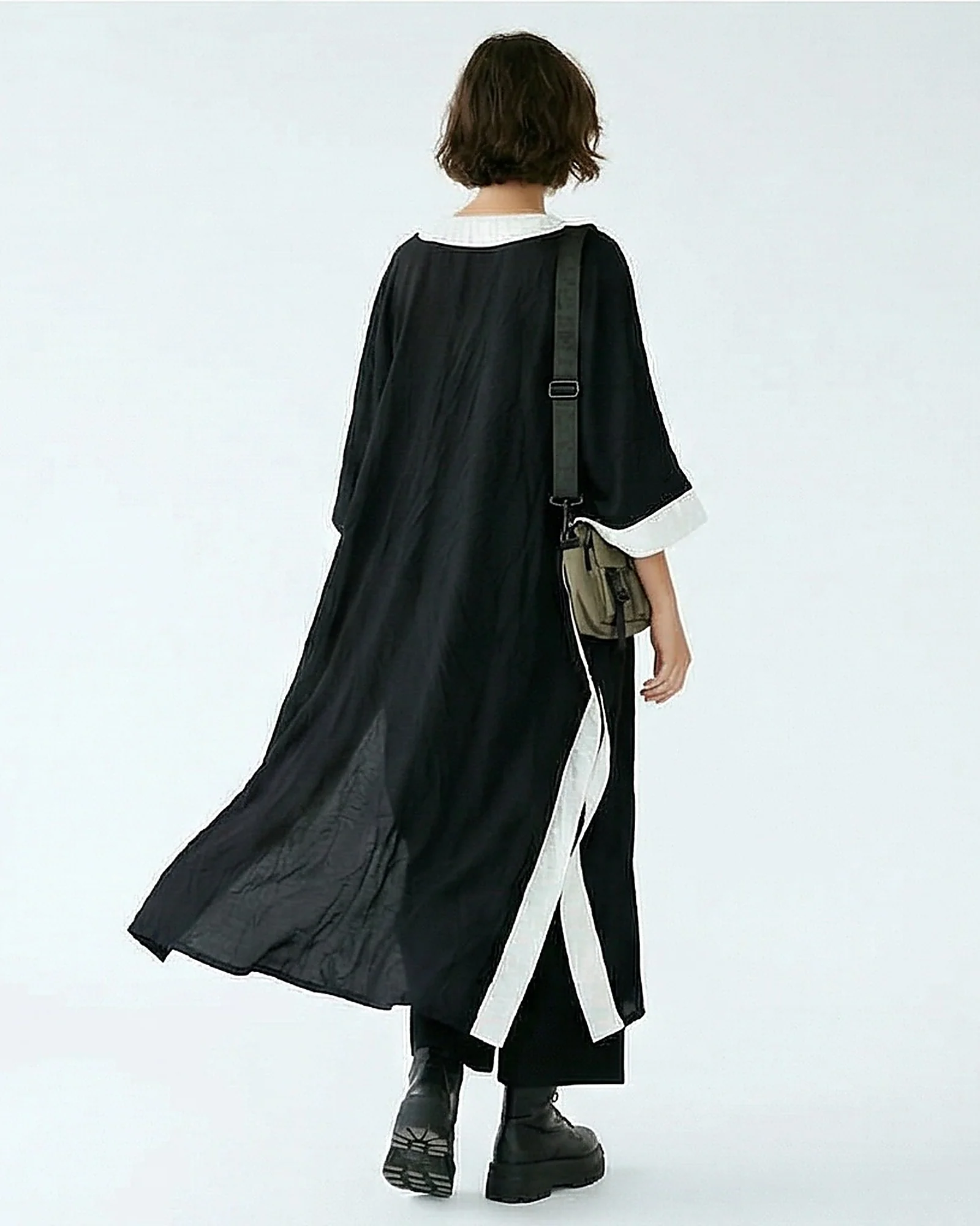 R217075-S26W369-BLACK (CAR) - Image 4
