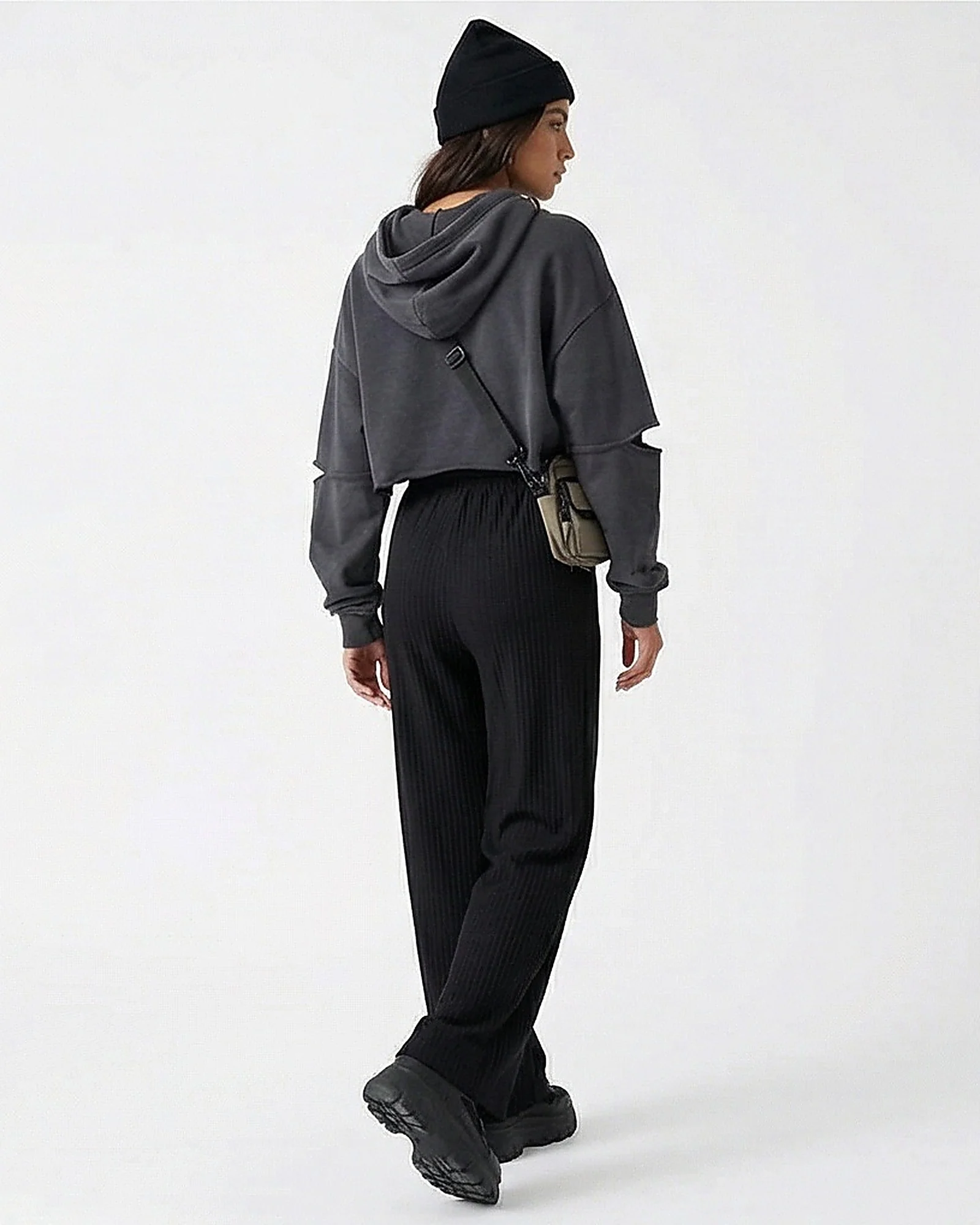 R217149-S26W320-BLACK (WTC) - Image 4